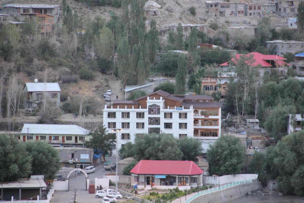 Hotel Royal Gasho Kargil Exterior photo