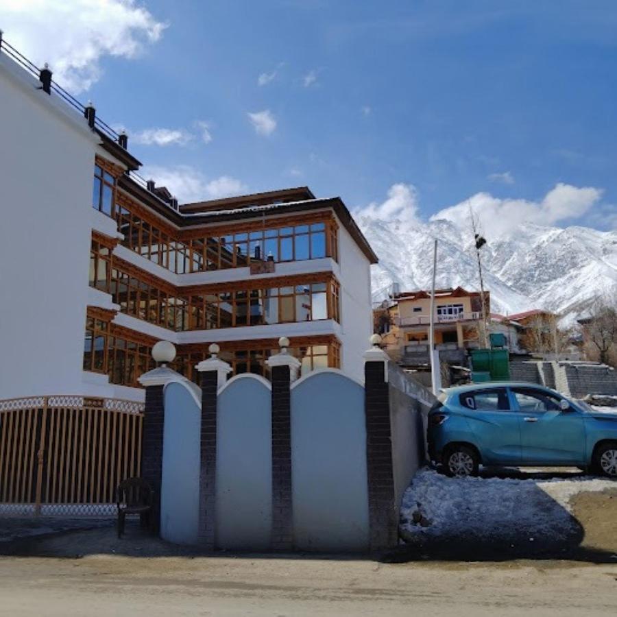 Hotel Royal Gasho Kargil Exterior photo