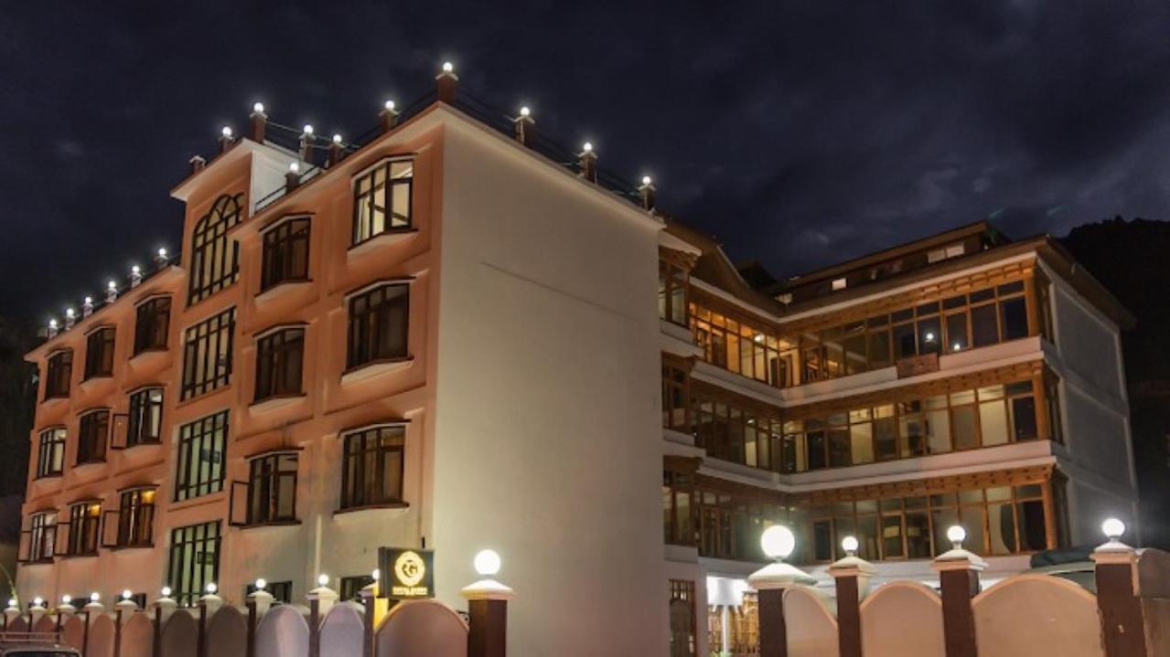 Hotel Royal Gasho Kargil Exterior photo